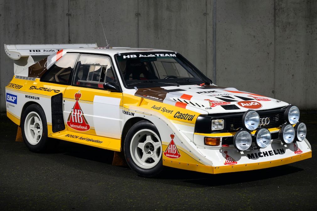Audi Sport quattro S1 E2 stehend schräg von vorn