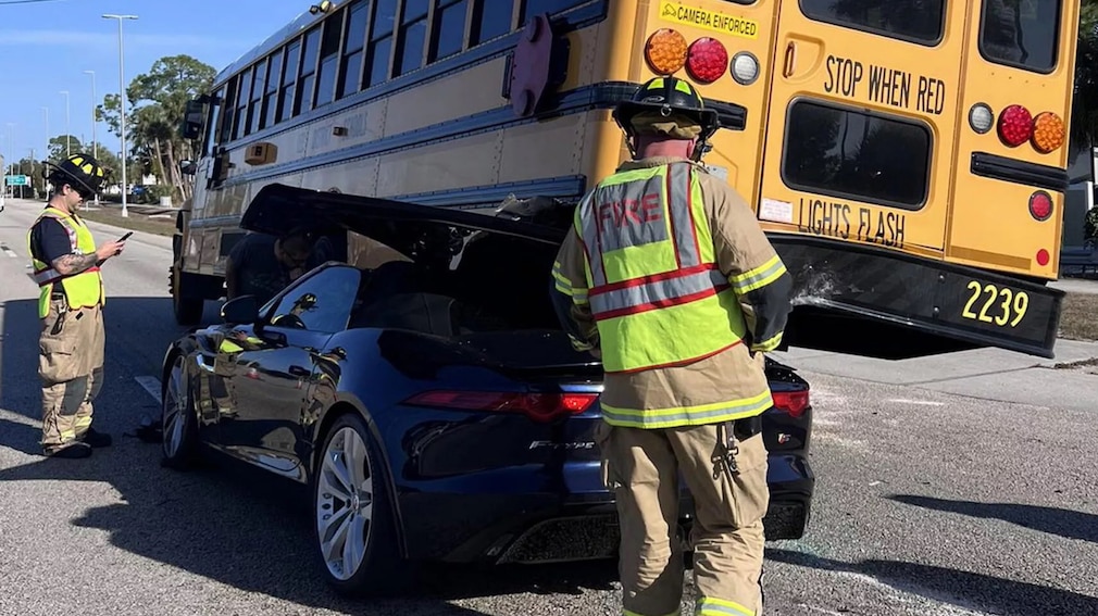 Jaguar F-Type Crash