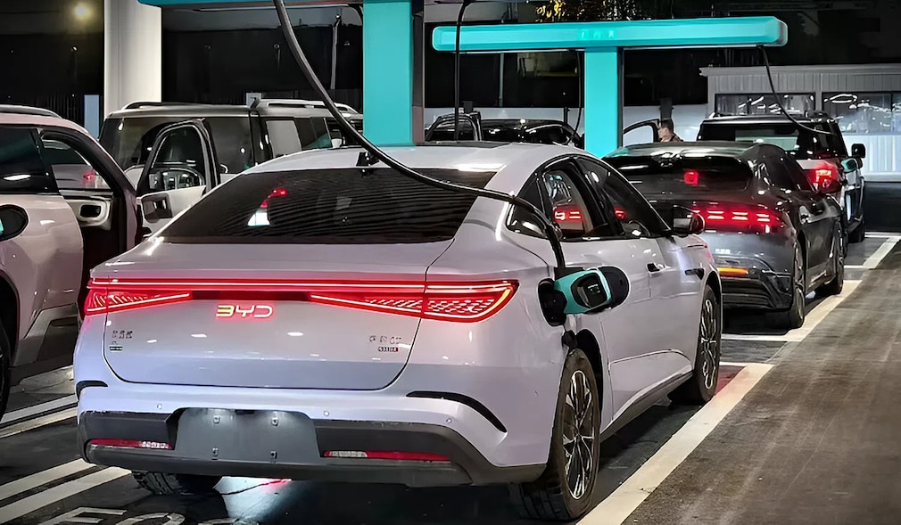 Megawatt-Ladestation für Elektroautos von BYD in Shenzhen (China)
