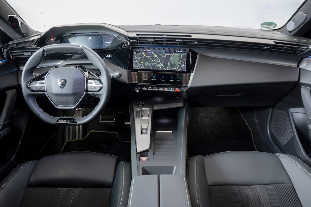 Peugeot 308 SW PHEV 195