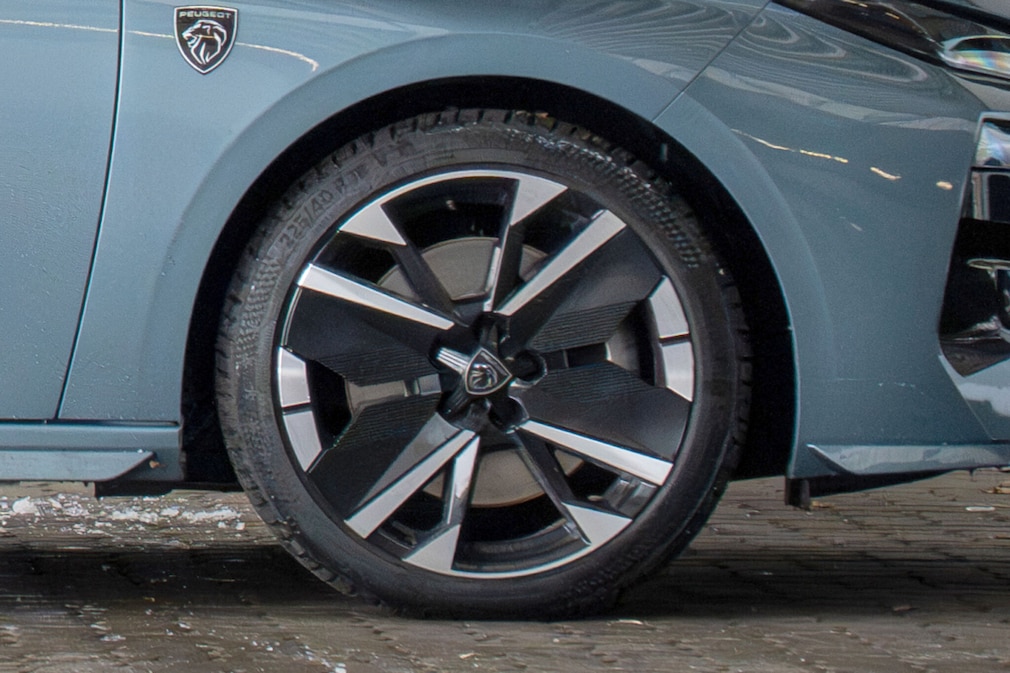 Peugeot 308 SW PHEV 195