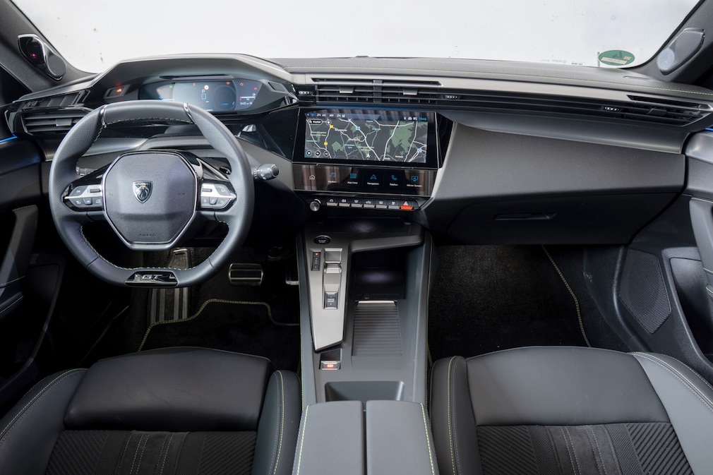 Peugeot 308 SW PHEV 195