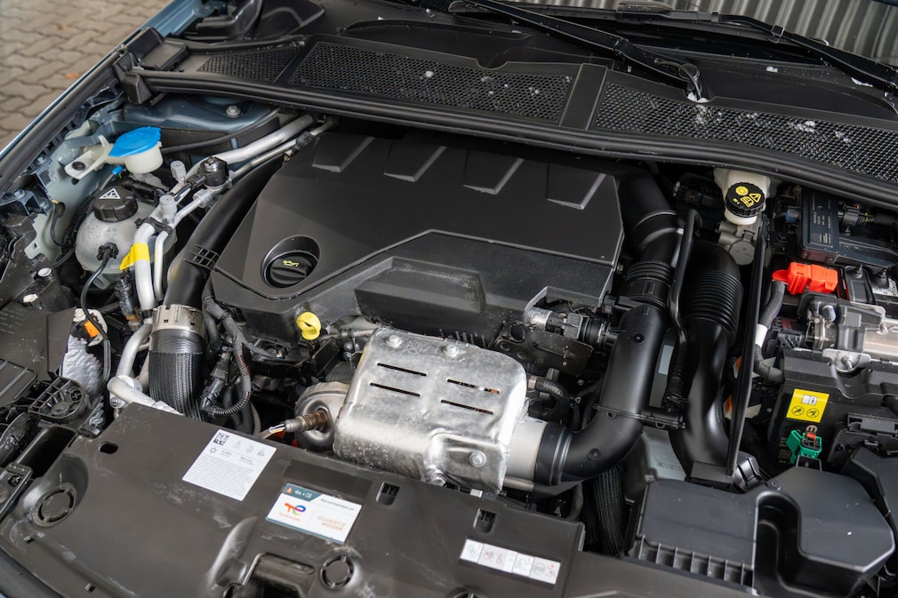 Peugeot 308 SW PHEV 195