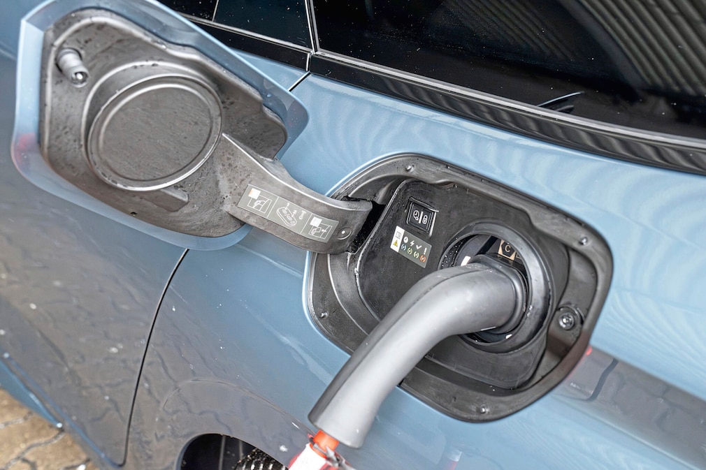 Peugeot 308 SW PHEV 195