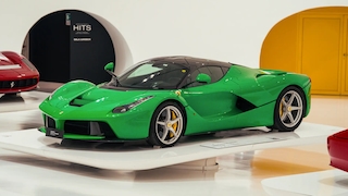 Signalgrüner Ferrari LaFerrari wird versteigert