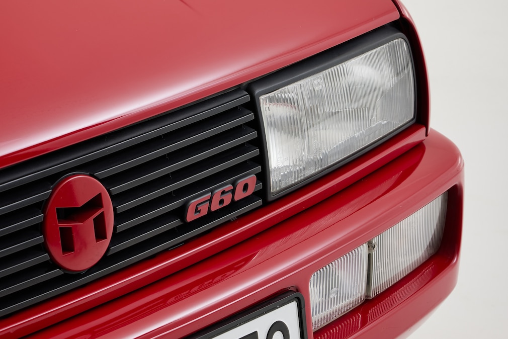 M-Logo und G60-Logo imn Kühlergrill und Scheinwerfer des MAG Magnum (VW Corrado Shooting Brake)