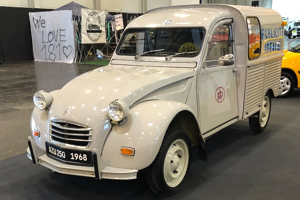 Kastenente Citroen AZU von schräg vorn