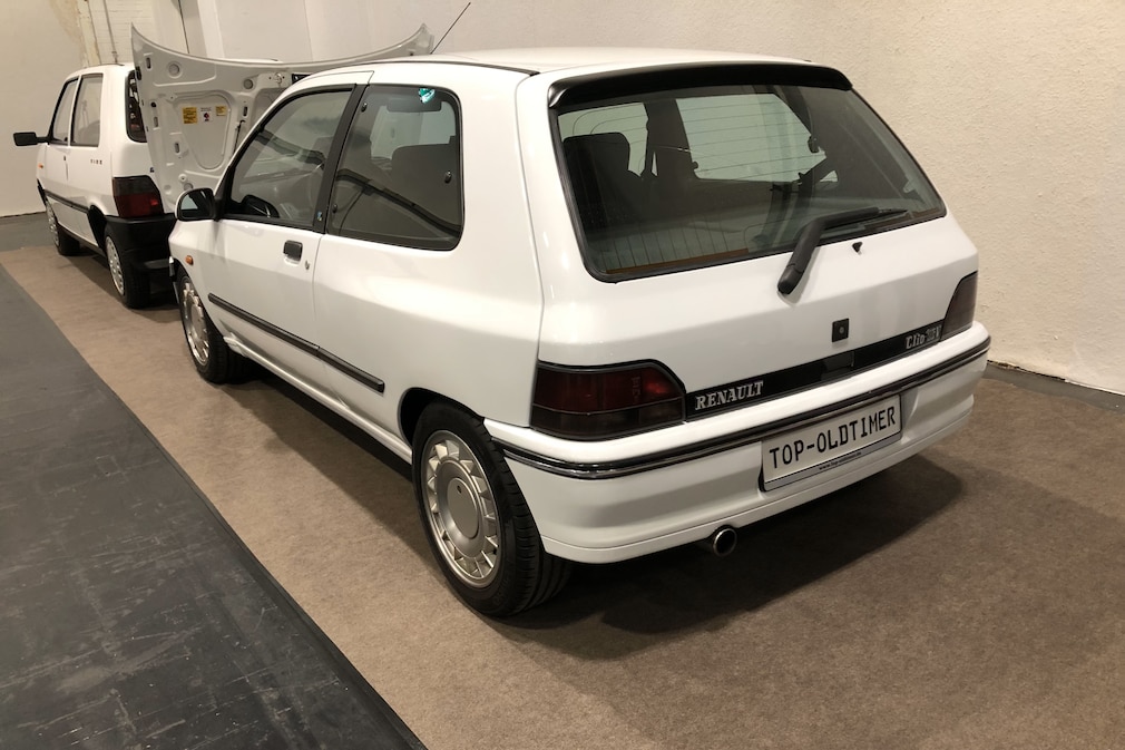 Renault Clio 16V in Essen auf der Retro Classics