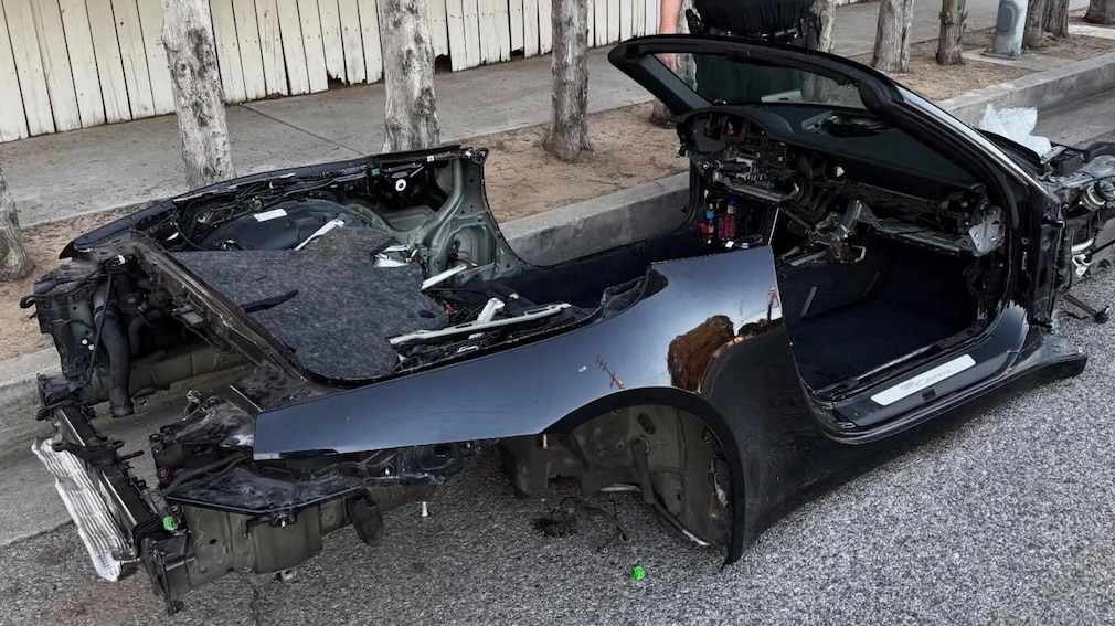 Porsche 911 von Dieben ausgeschlachtet