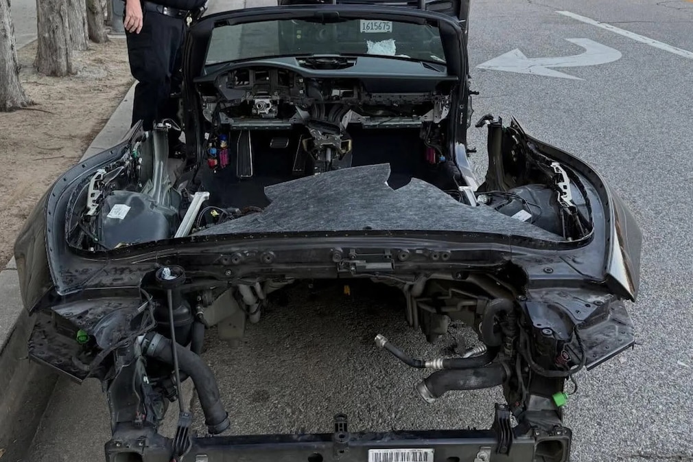 Porsche 911 von Dieben ausgeschlachtet