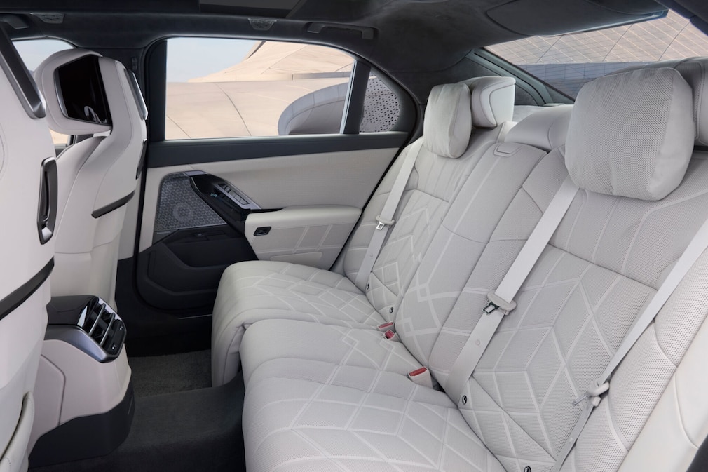 BMW 7er Facelift !!Sperrfrist 22. April, 15:00 Uhr !!