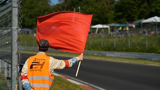 Schock am Nürburgring: Fahrer stirbt nach Massencrash