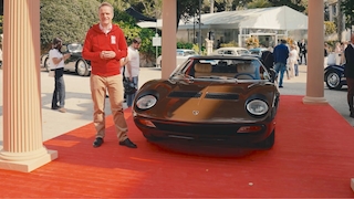 AUTO BILD-Reporter Frank B. Meyer am Lamborghini Miura SV