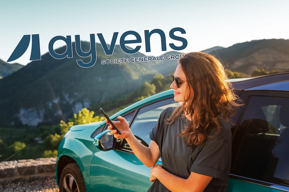 Mercedes E 400 e 4Matic Volvo S90 Recharge T8 AWD