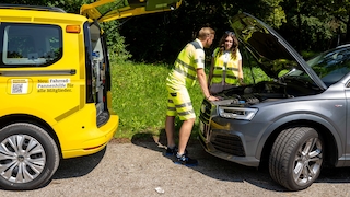 "Gelbe Engel" vom ADAC helfen einem Renault Zoe