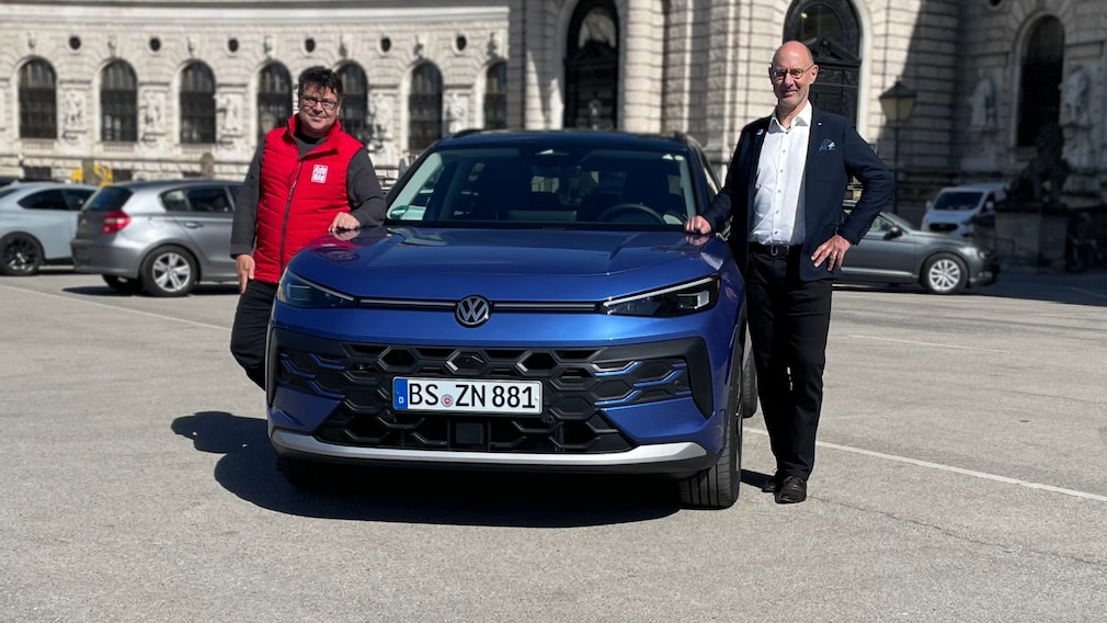 Vollhybrid-Antrieb von Volkswagen HEV Erste Mitfahrt in Wien am 23.4.2026