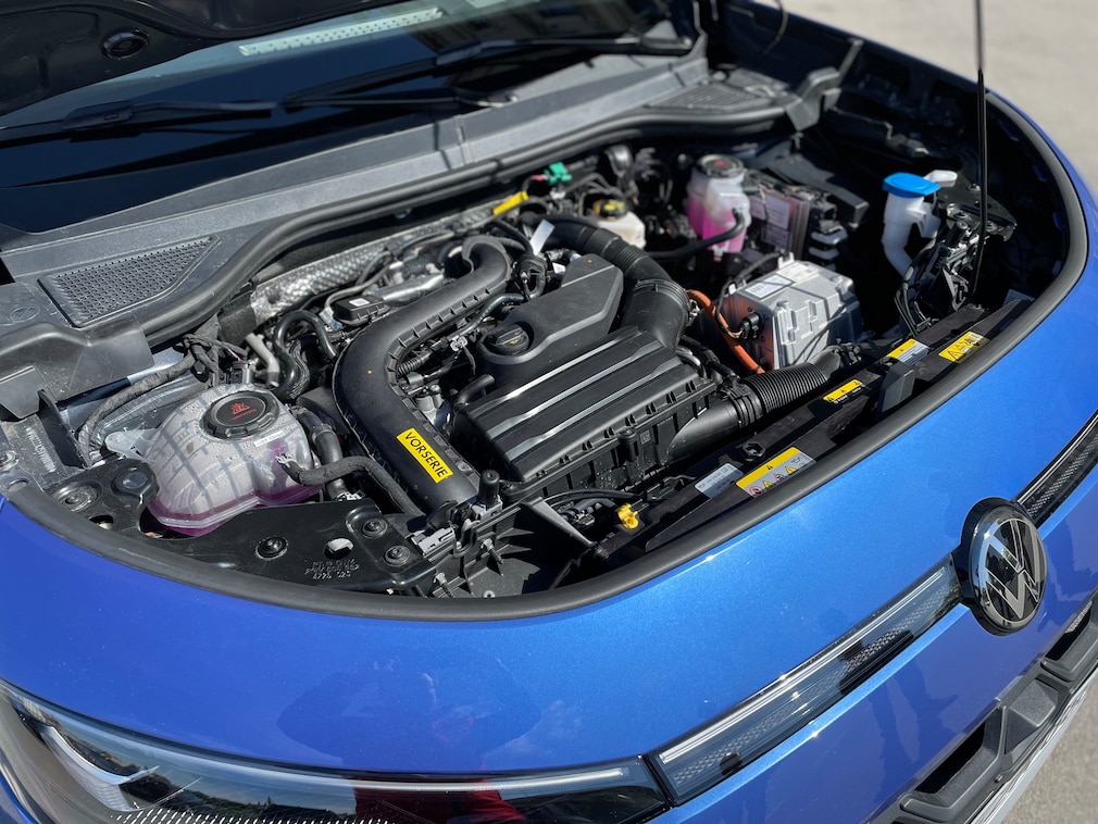 Vollhybrid-Antrieb von Volkswagen HEV Erste Mitfahrt in Wien am 23.4.2026