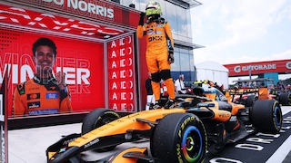 McLaren ehrt verstorbene Motorsport-Ikone nach Sprint-Triumph