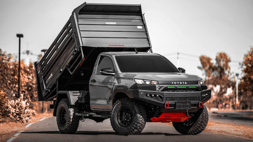 Toyota Hilux von RRS Dump