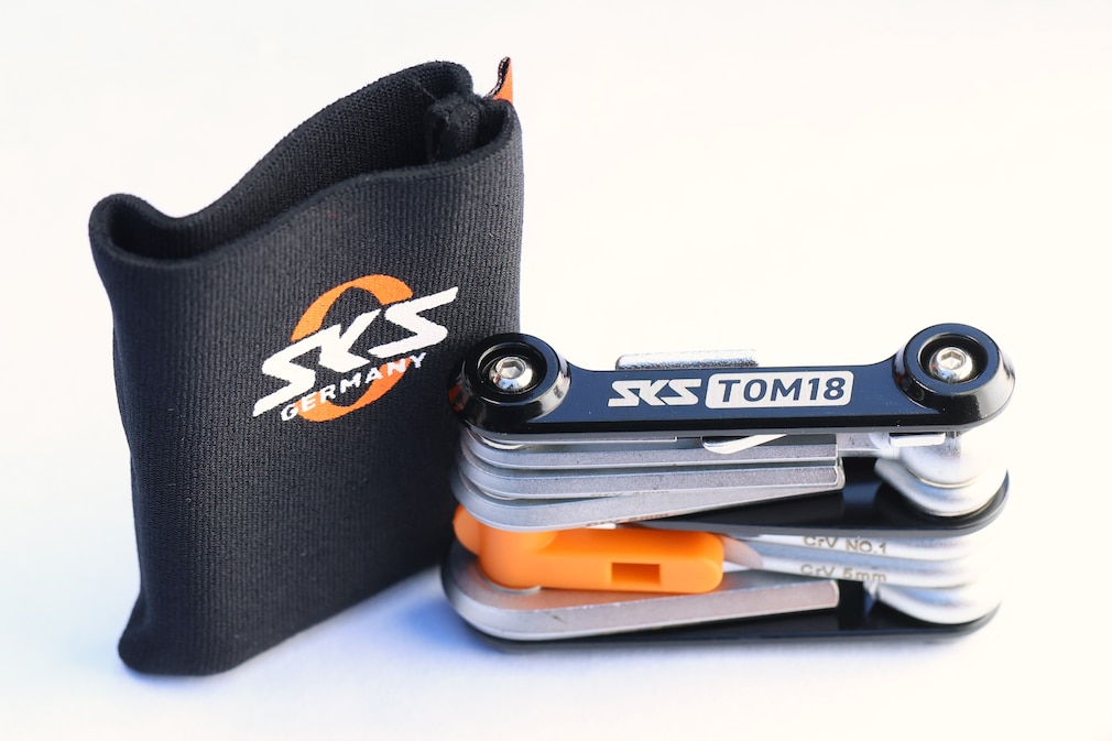 Das SKS Germany-Multitool mit Neoprentasche.