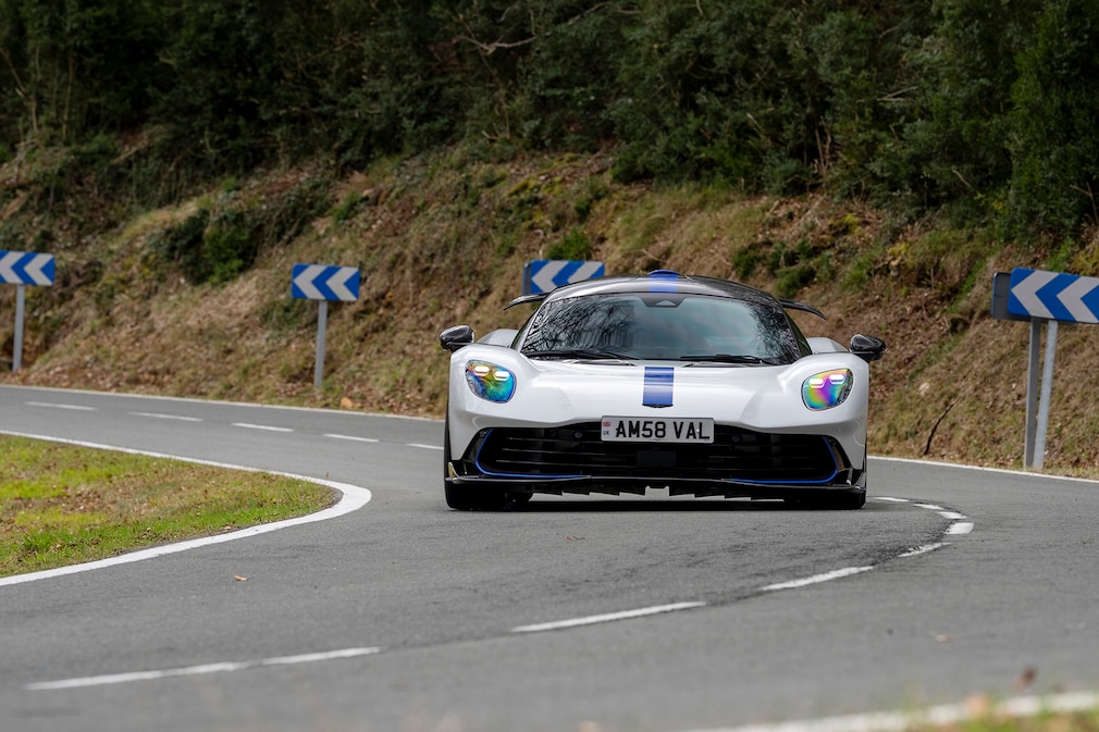 Aston Martin Valhalla