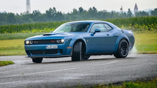 Dodge Challenger R/T Scat Pack 392