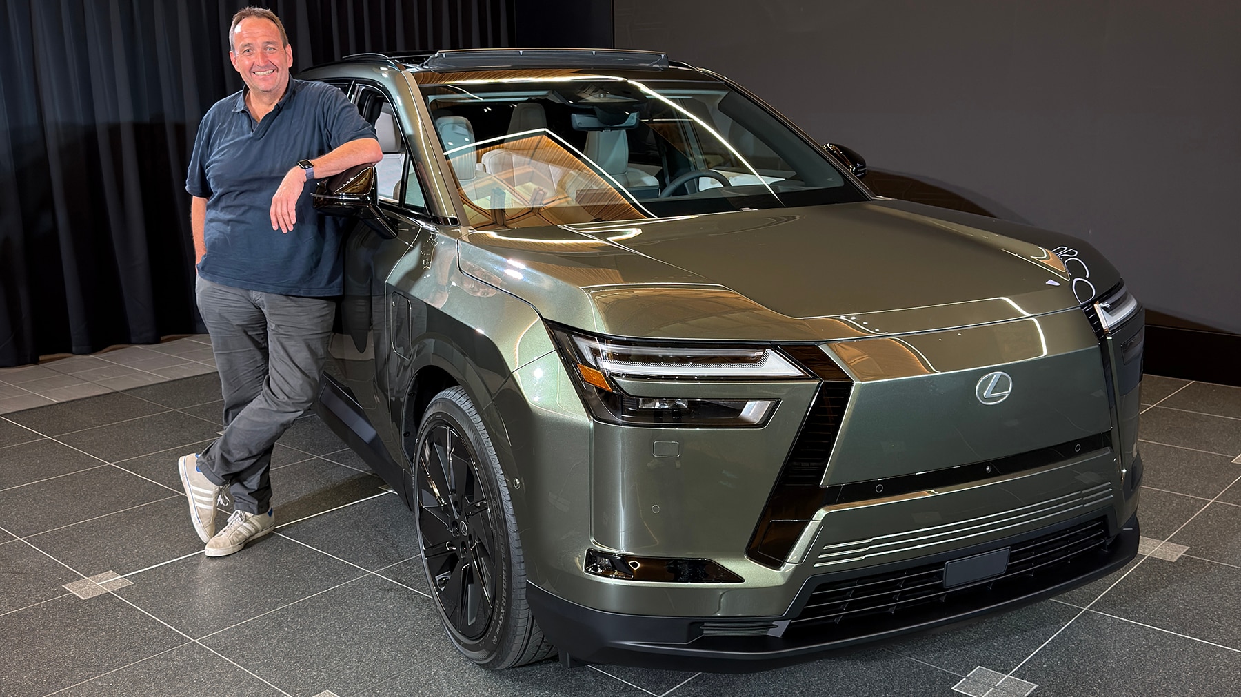 Lexus TZ: Luxury SUV with three rows of seats and a 500 km range - | AUTO ...
