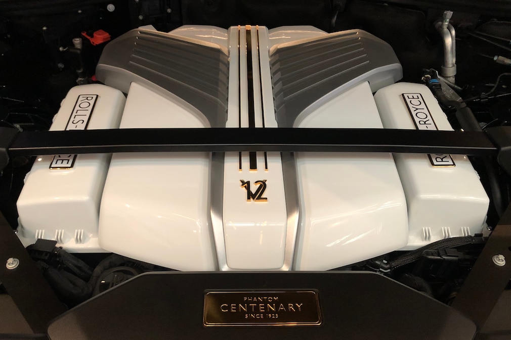 Motorraum des Rolls-Royce Phantom Centenary