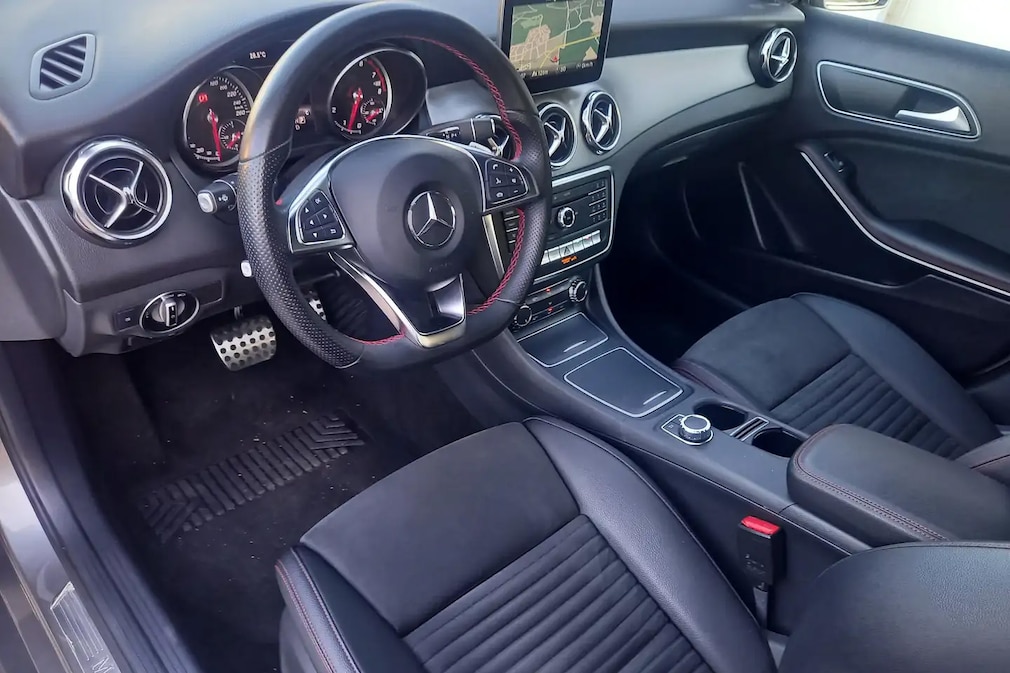 Mercedes GLA 200 AMG Line