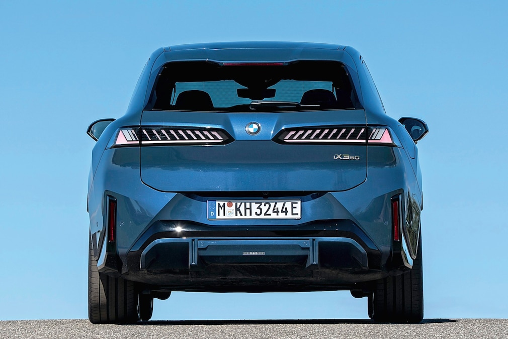 BMW iX3 50 xDrive