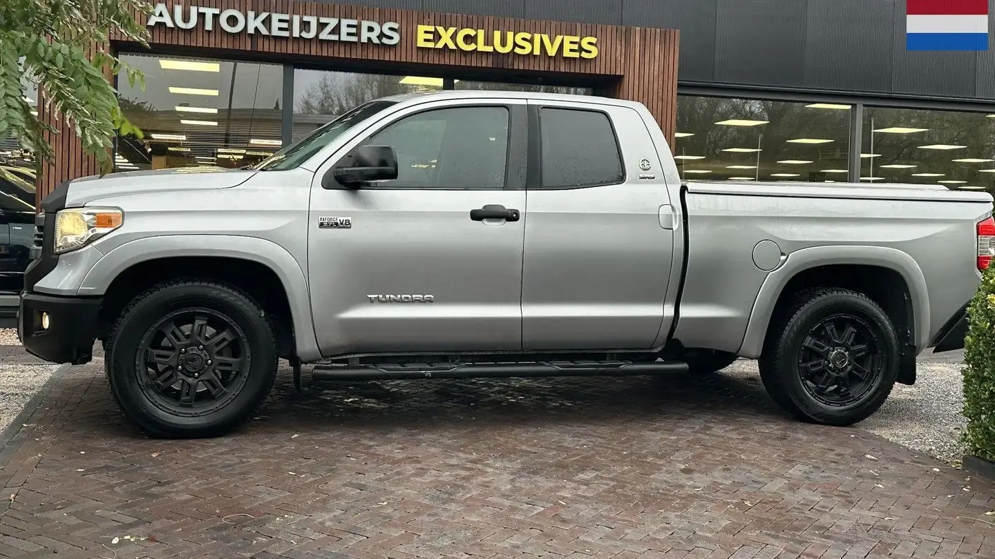 Toyota Tundra V8