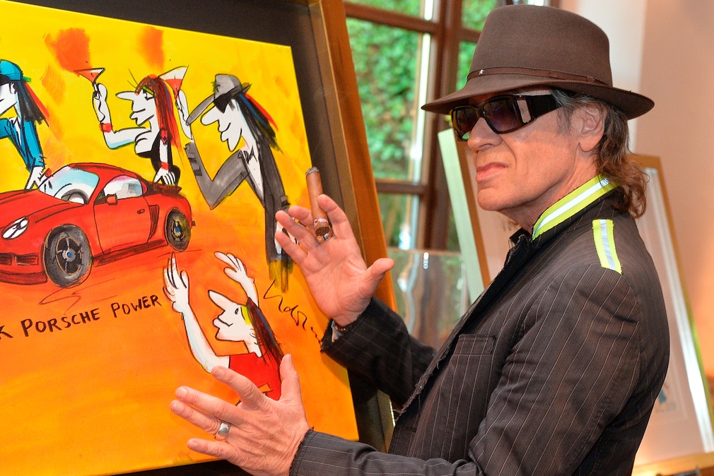 Udo Lindenberg mit Auto-Gemälde