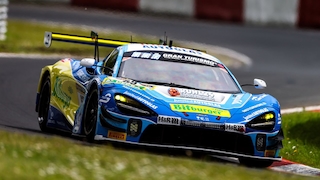 Pirelli bringt Schumacher-McLaren und Kult-BMW an den Nürburgring
