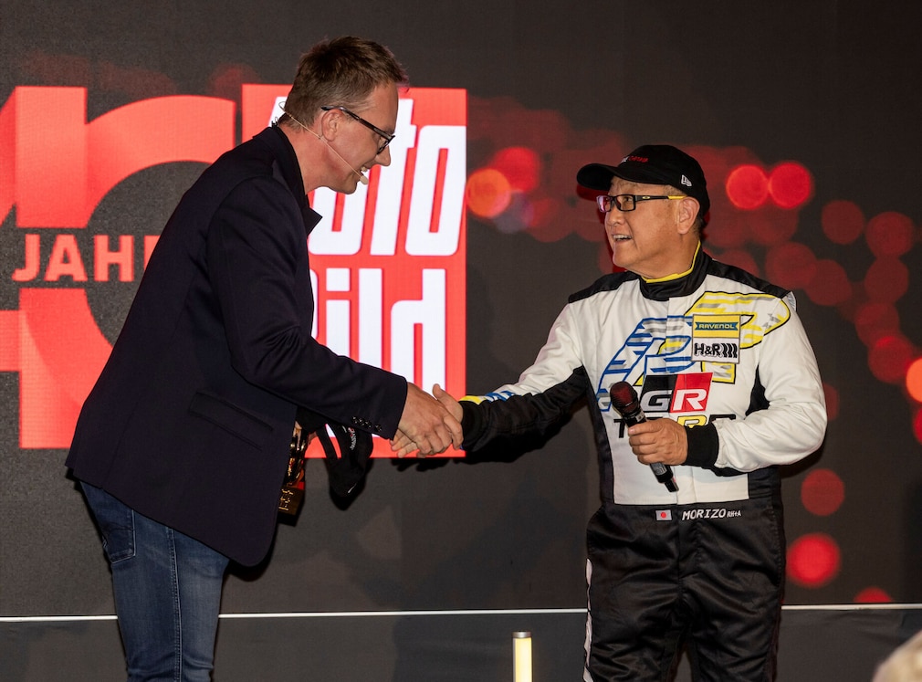 Robin Hornig begrüßt Akio "Morizo" Toyoda