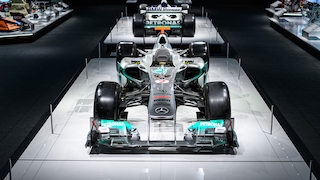 Schumacher bis Verstappen: F1-Ausstellung bringt echte Highlights