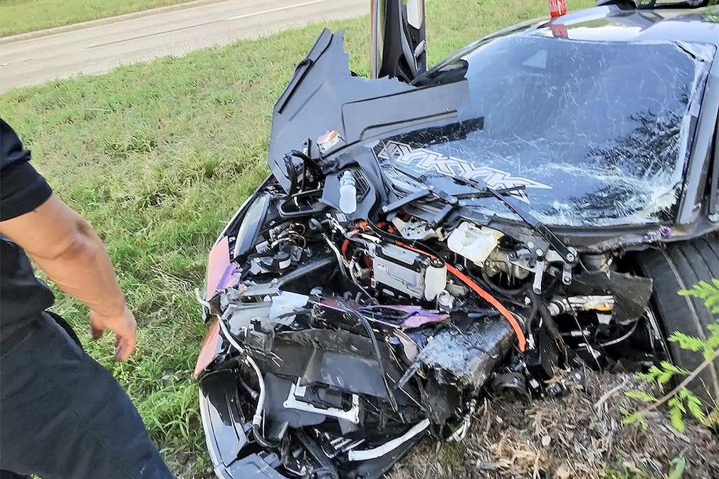 Lamborghini Aventador und Revuelto komplett zerstört beim Unfall