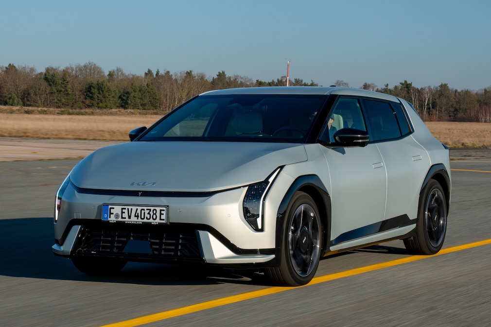 Kia EV4