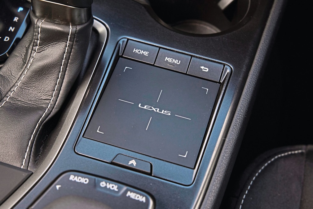 Lexus UX 250h