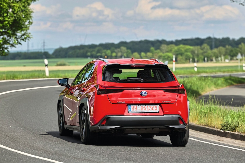 Lexus UX 250h