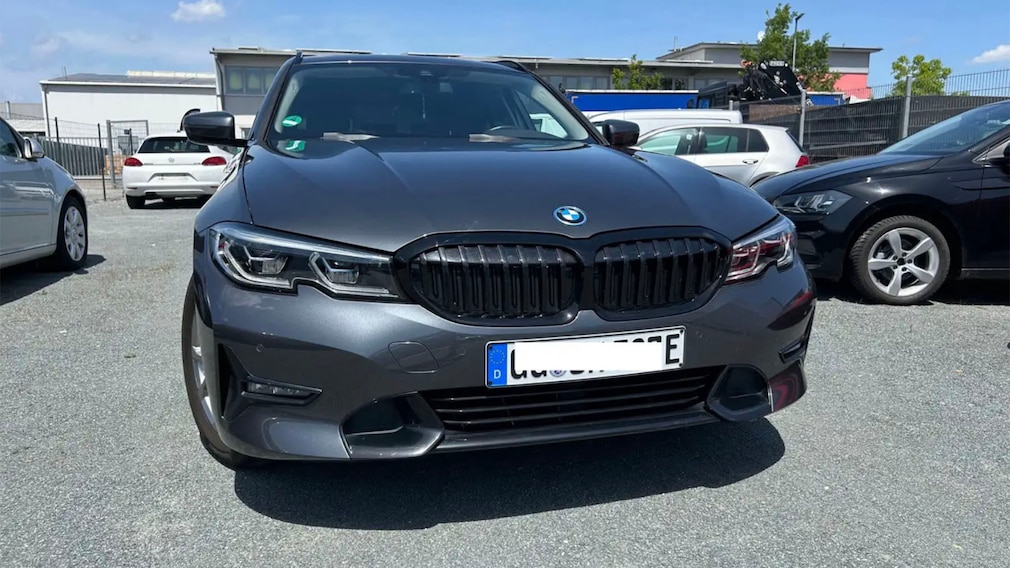 BMW 330e Touring