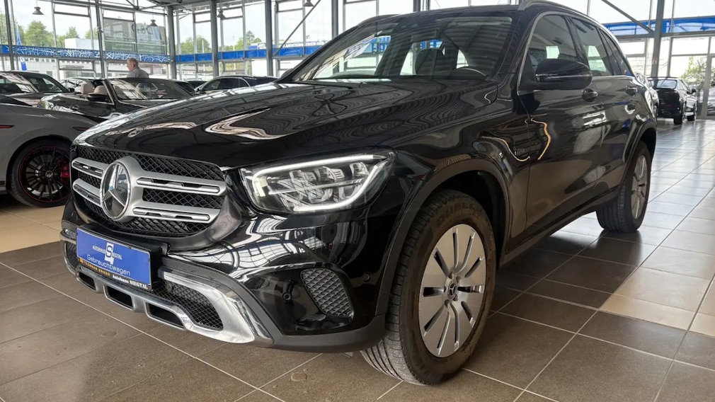 Luxus-SUV zum halben Preis: Mercedes GLC mit 320 PS überrascht