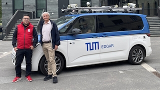Simulation einer Realfahrt mit EDGAR (TUM) zur Genehmigung des Betriebsbereichs von Level -4-Fahrzeugen durch TÜV-Verband in Berlin 9.6.26 mit Raphael Schuderer
