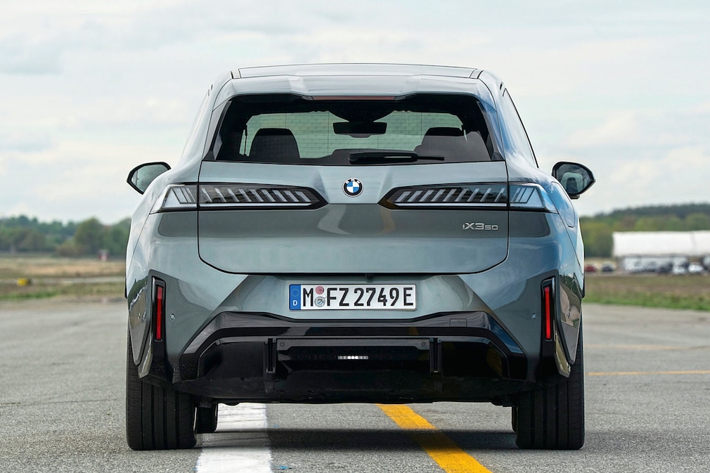 BMW iX3 50 xDrive