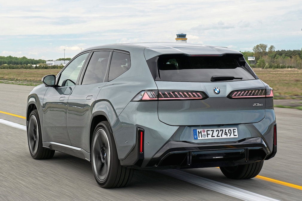 BMW iX3 50 xDrive