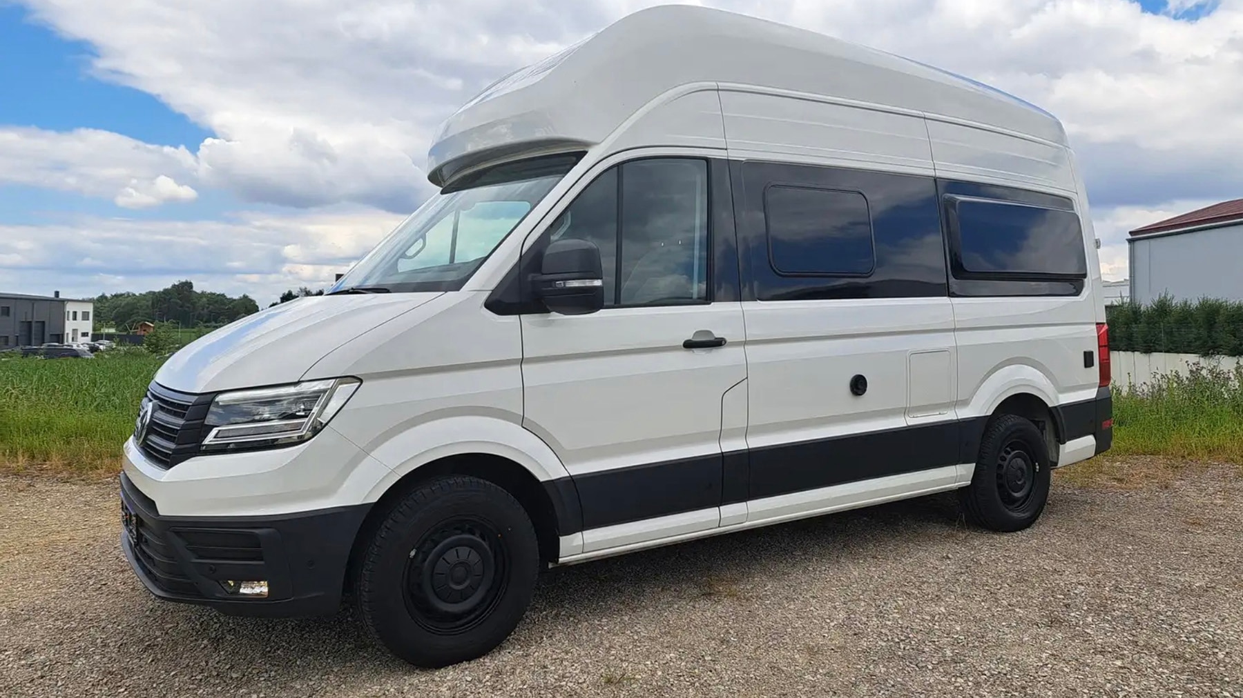 Fast-neuer-Luxus-Camper-zum-Top-Preis