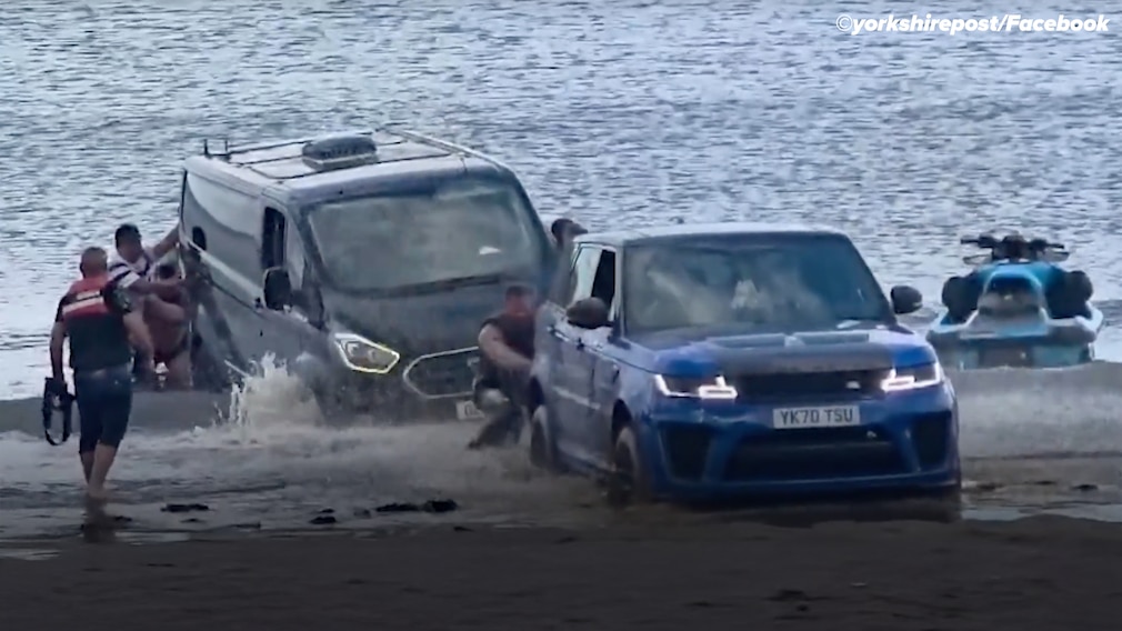 Rettungsversuch Range Rover Sport SVR und Ford Transit