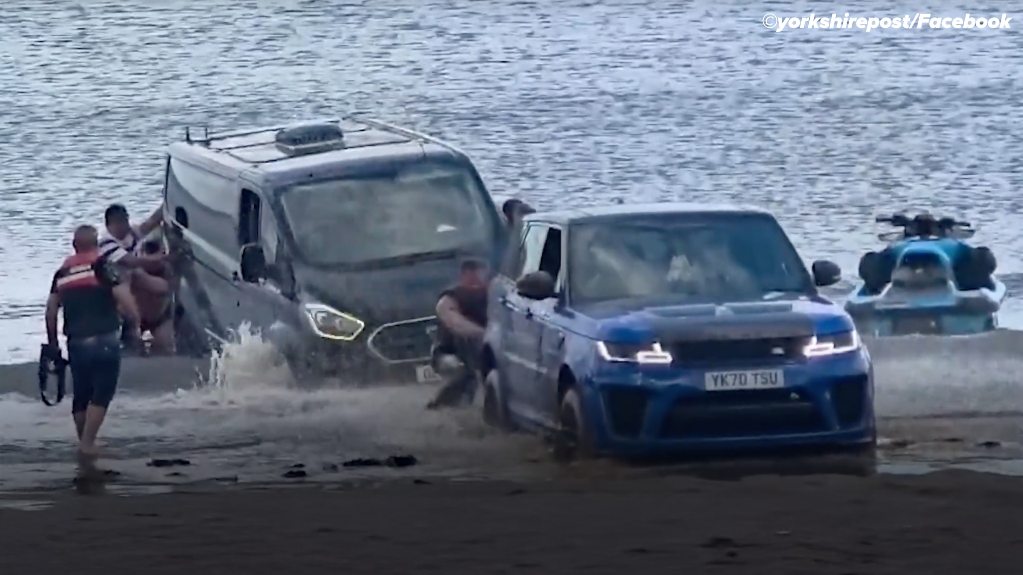 Dieser-Range-Rover-geht-selbst-baden