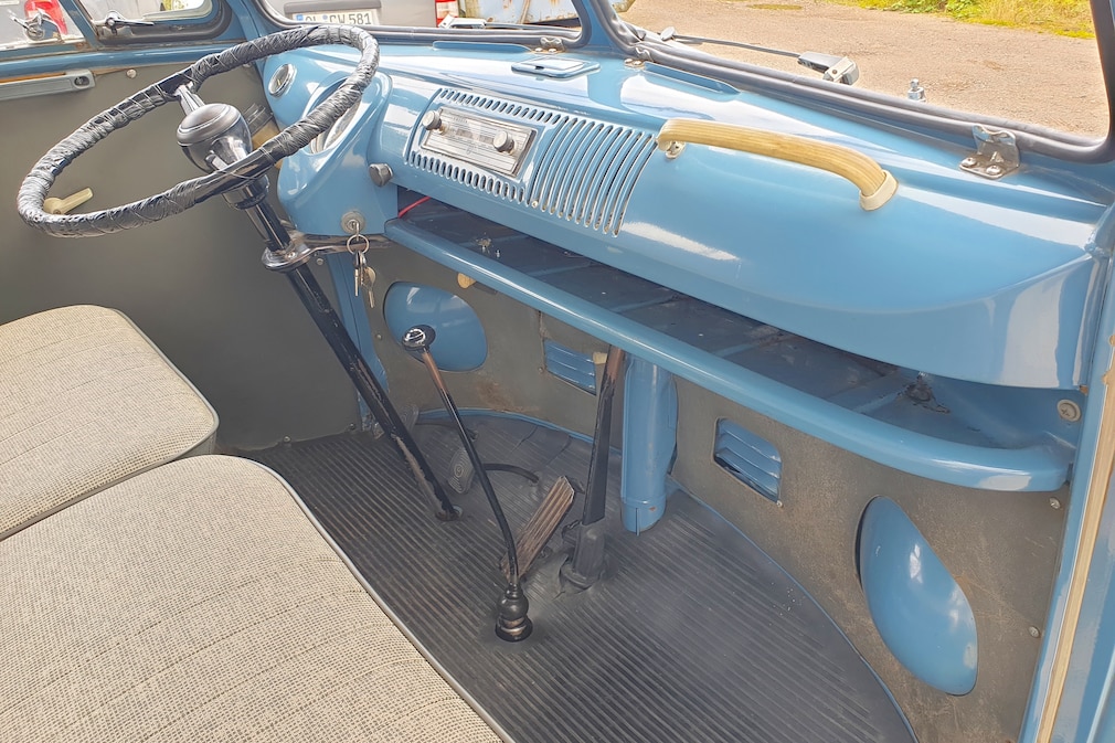 Cockpit des VW T1 Doka Doppelkabine