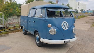 VW T1 Doka Doppelkabine stehend schräg von vorn