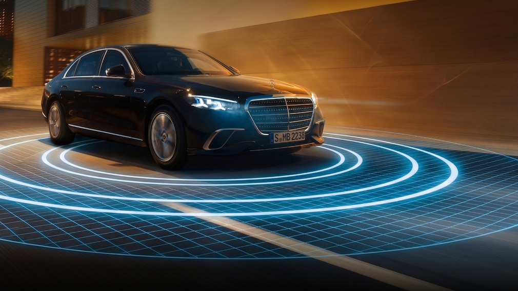 Mercedes-Benz treibt die Digitalisierung der Verkehrsinfrastruktur voran: Fahrzeugdaten für sicherere und effizientere Mobilität Mercedes-Benz advances the digitalisation of transport infrastructure with vehicle data for safer and more efficient mobilit
